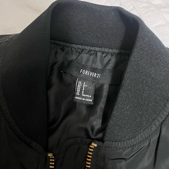 Black bomber jacket - Picture 2 of 4